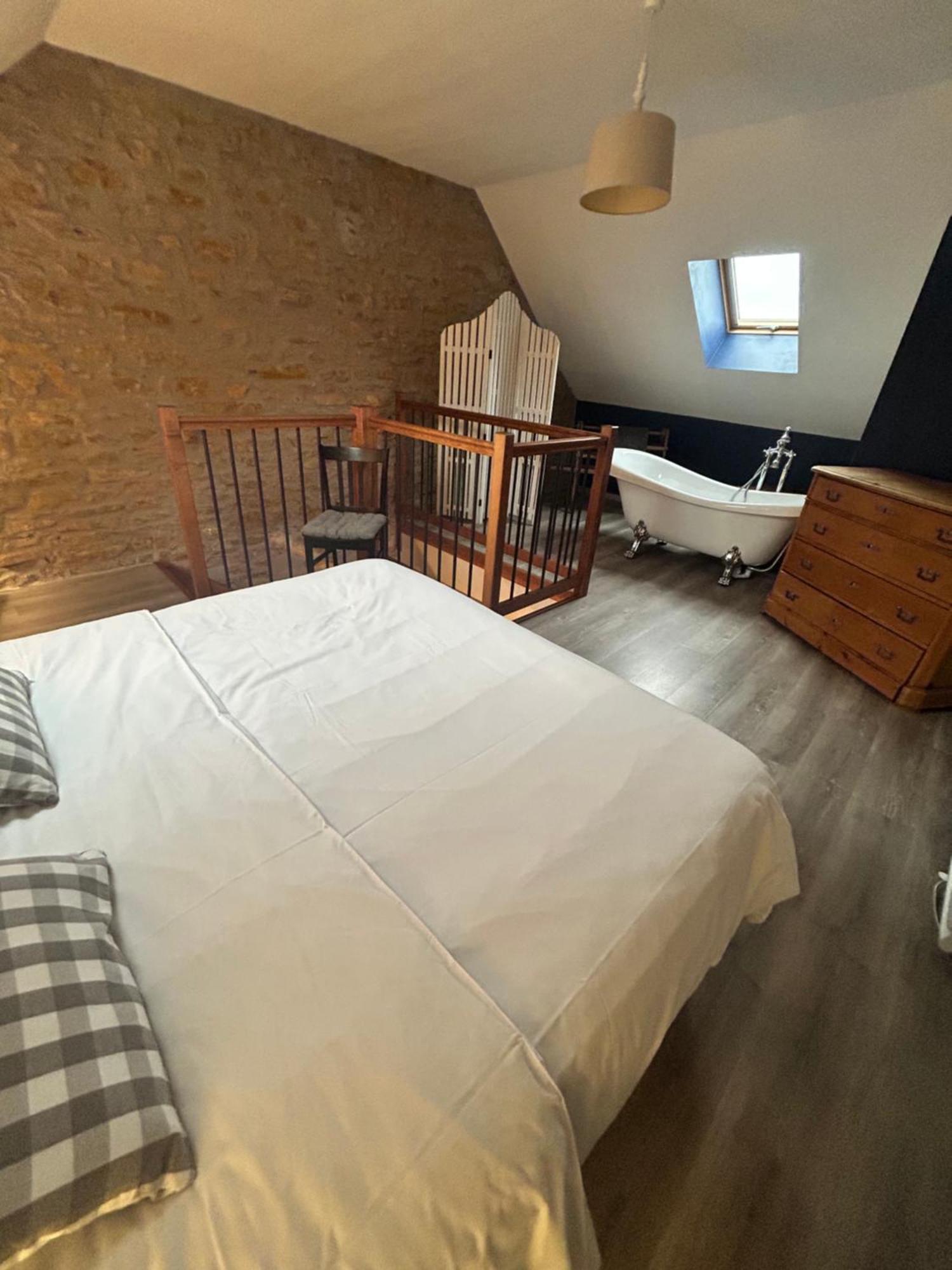 Bed and Breakfast Le D'Tour Gourmand Toulouse-le-Chateau Exterior foto